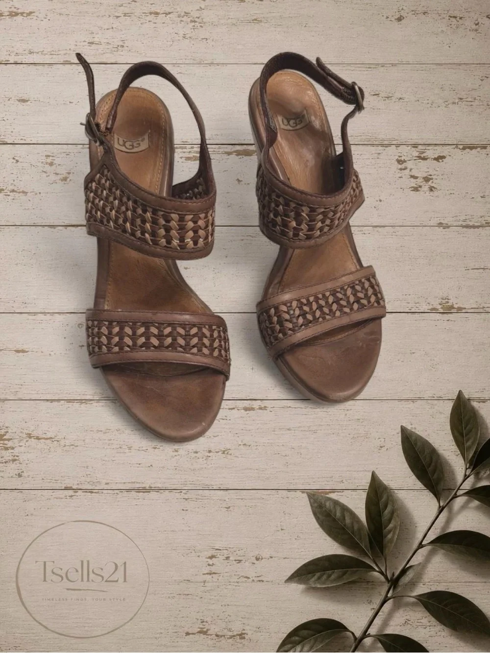 Ugg Australia Vintage “Assia” Leather Wedge Sandals (With box!) - Size 7.5